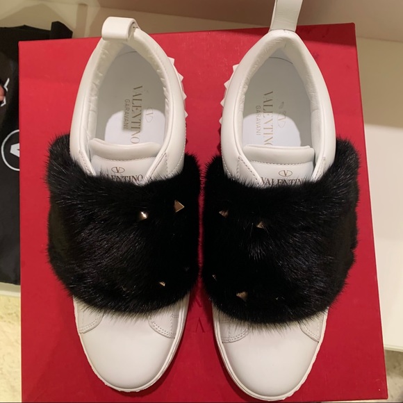 VALENTINO GARAVANI Rockstud Sneaker - Picture 2 of 5